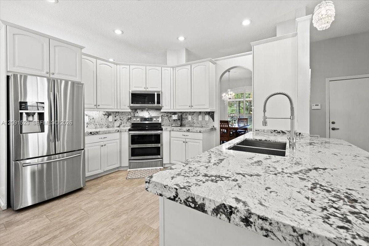 6982 Coronado Way, Pembroke Pines, FL 33331 Photo 4