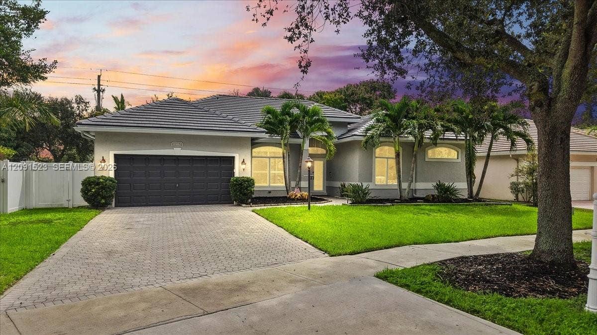 6982 Coronado Way, Pembroke Pines, FL 33331 Photo 7