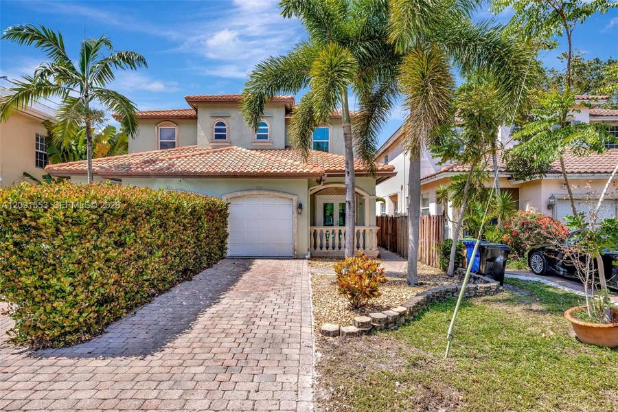 Property photo for 853 SW 11th Court, Fort Lauderdale, FL