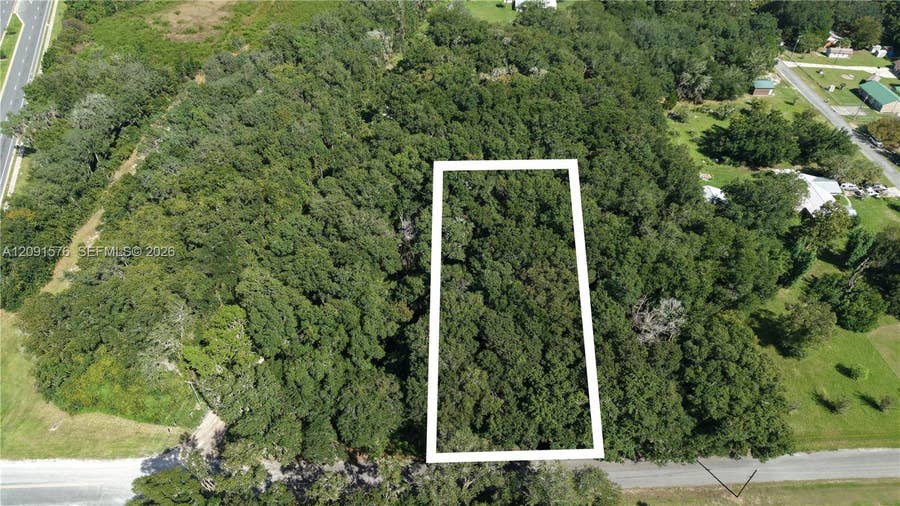 Property photo for 104 Twin Lake Grove Drive, Interlachen, FL