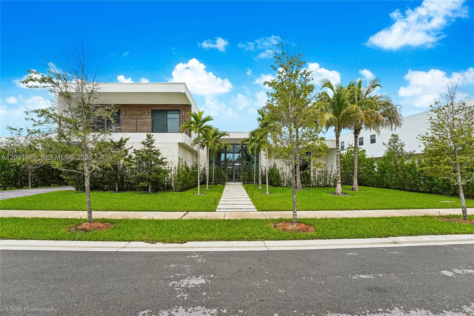 16629 Botaniko Drive, Weston, FL 33326 Photo 4