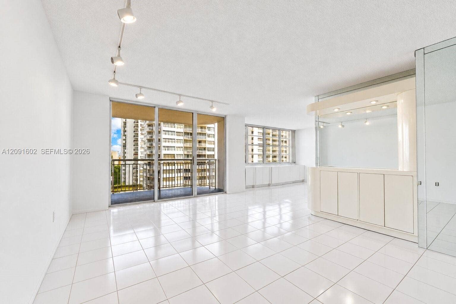 18021 Biscayne Boulevard, #1102, Aventura, FL 33160 Photo 4