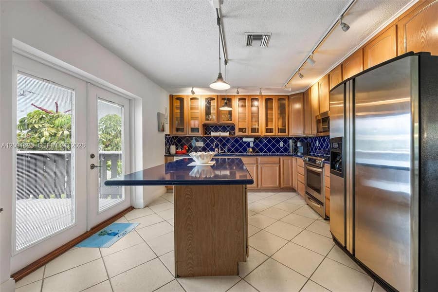Property photo for 400 SE 31st Street, #8, Fort Lauderdale, FL