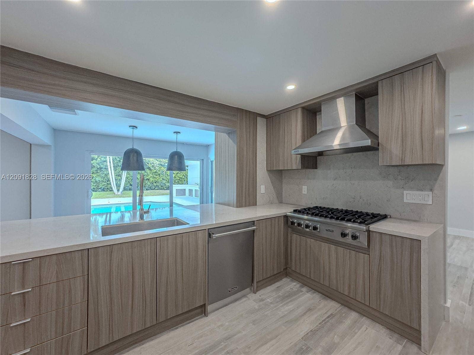 20405 NE 22nd Place, Miami, FL 33180 Photo 8