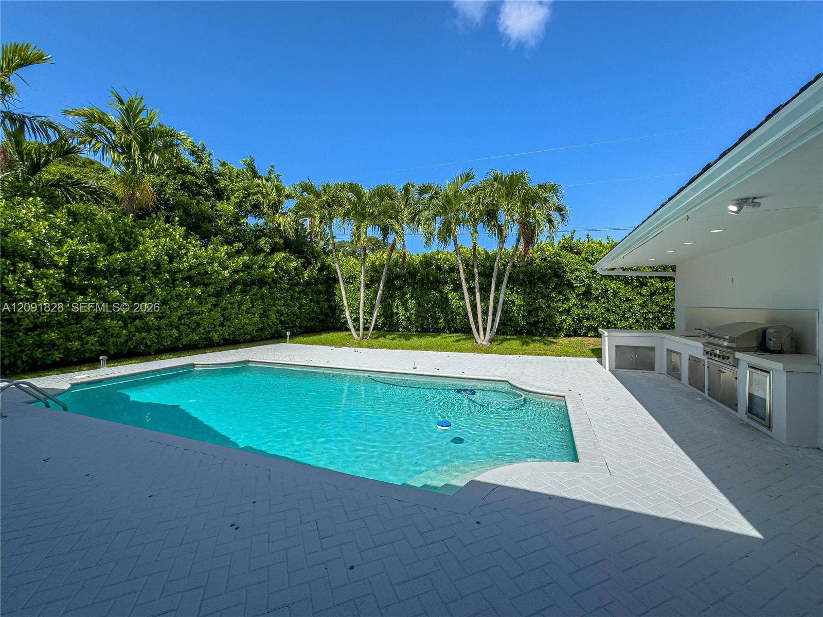 20405 NE 22nd Place, Miami, FL 33180 Photo 23