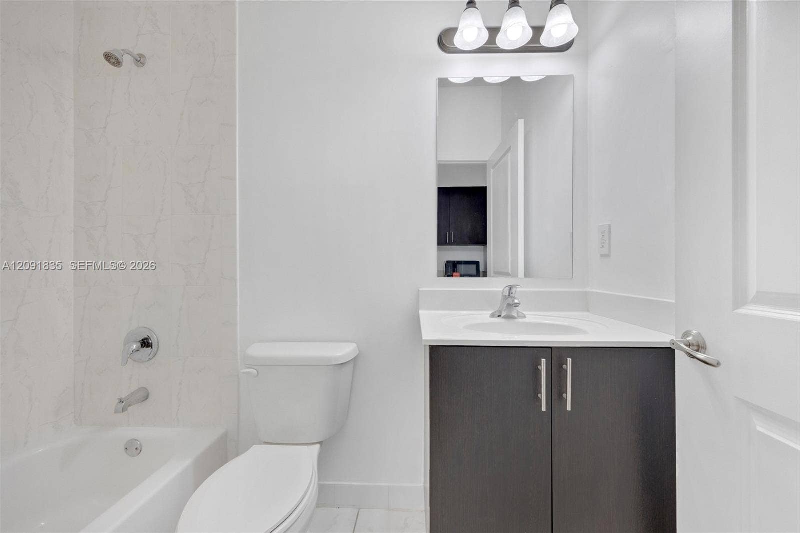22409 SW 102nd Avenue, Miami, FL 33190 Full bathroom studio