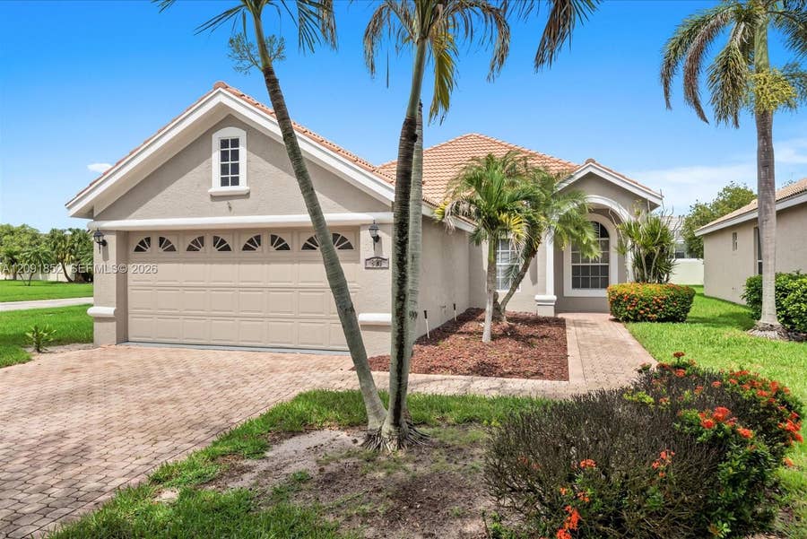Property photo for 827 SW Lake Charles Circle, Port St Lucie, FL