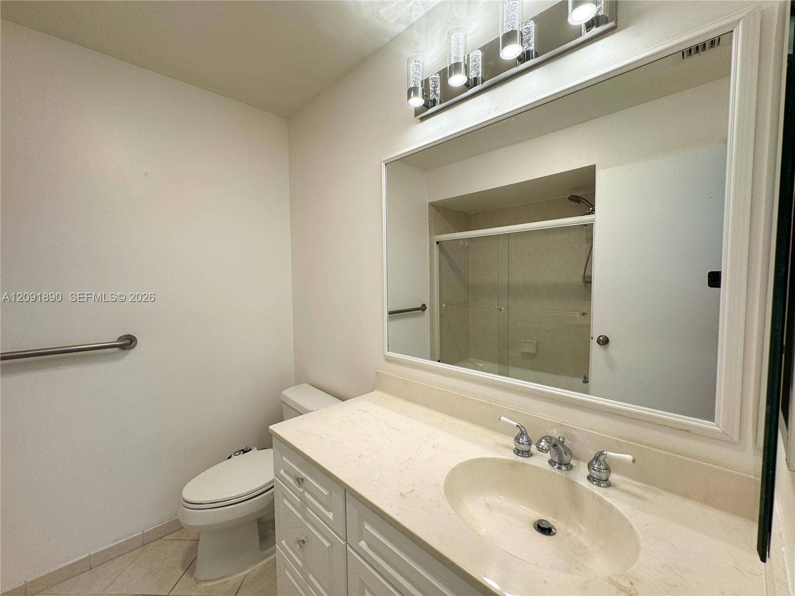 76 Ivy Road, Hollywood, FL 33021 Guest Bathroom