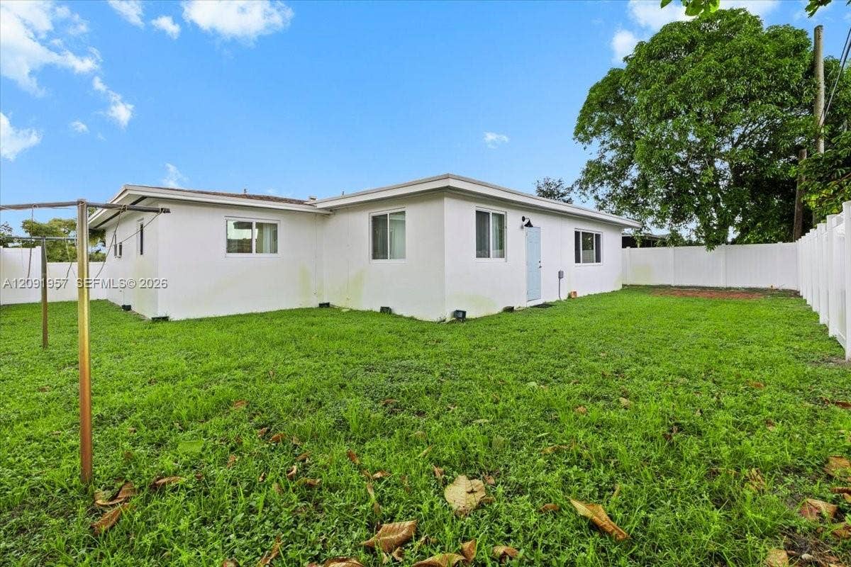 401 SW 72nd Avenue, Pembroke Pines, FL 33023 Photo 5