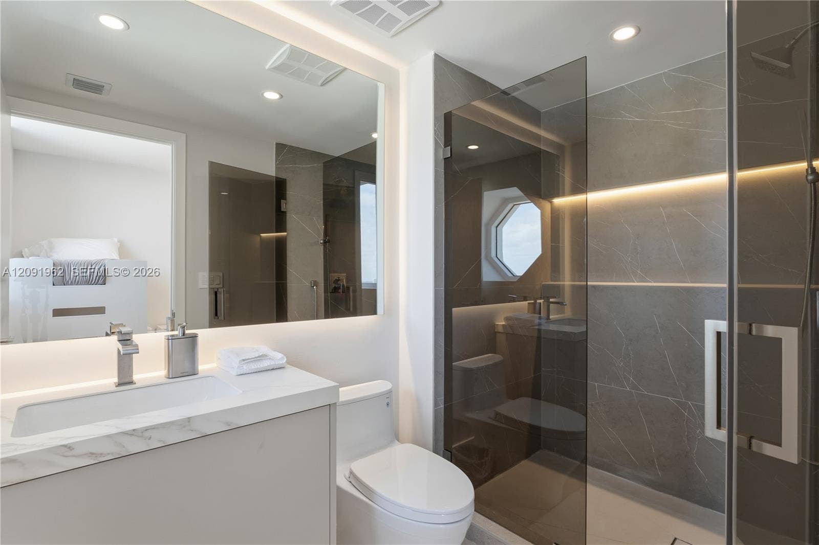 17875 Collins Avenue, #3906, Sunny Isles Beach, Sunny Isles Beach, FL 33160 Photo 29