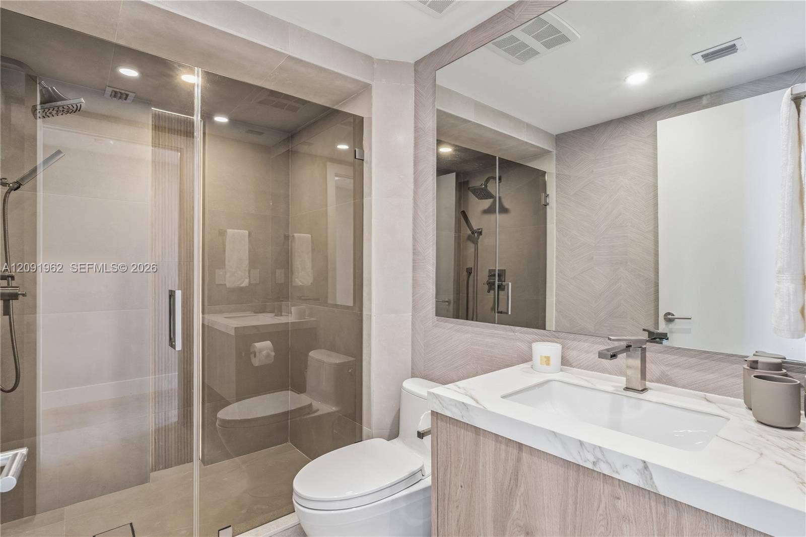 17875 Collins Avenue, #3906, Sunny Isles Beach, Sunny Isles Beach, FL 33160 Photo 27