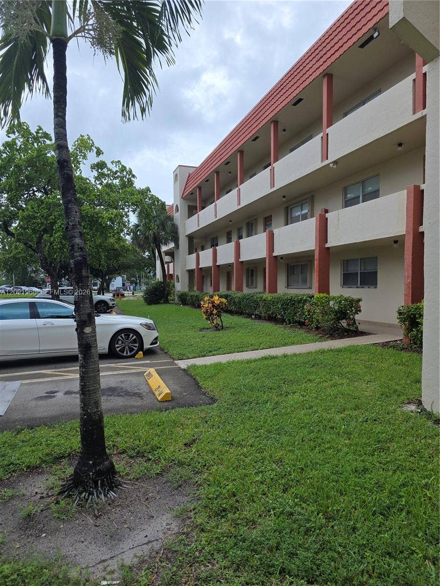 Property photo for 3071 E Sunrise Lakes Drive, #107, Sunrise, FL