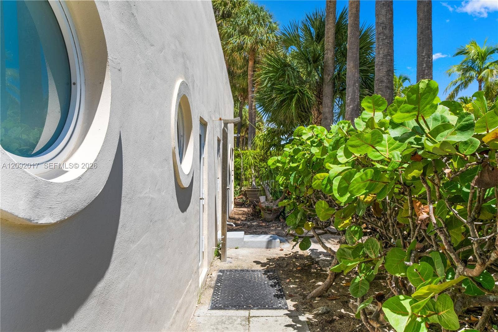 9999 Collins Avenue, #9J, Bal Harbour, FL 33154 Cabana Back