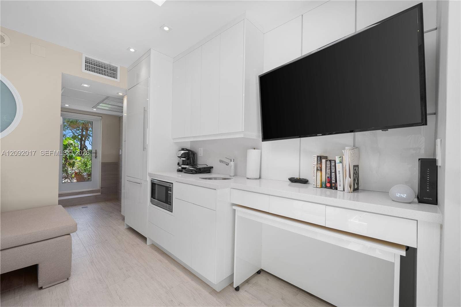 9999 Collins Avenue, #9J, Bal Harbour, FL 33154 Cabana