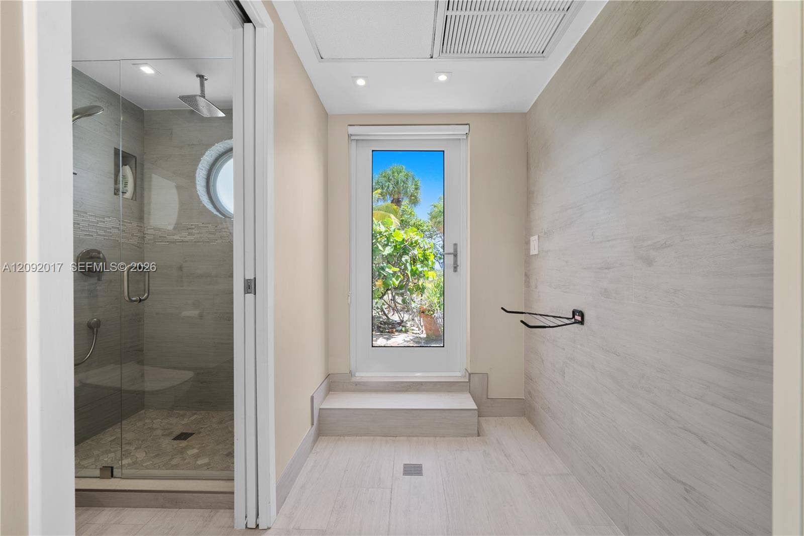 9999 Collins Avenue, #9J, Bal Harbour, FL 33154 Cabana Bathroom