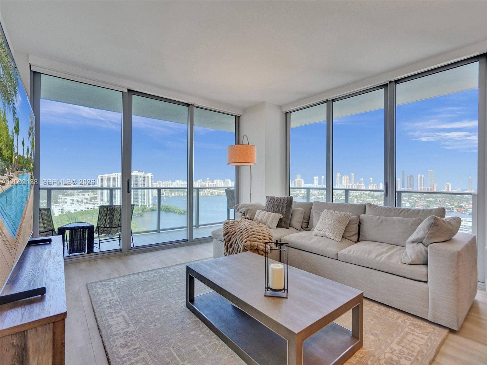 16385 Biscayne Boulevard, #2107, North Miami Beach, FL 33160 Photo 1