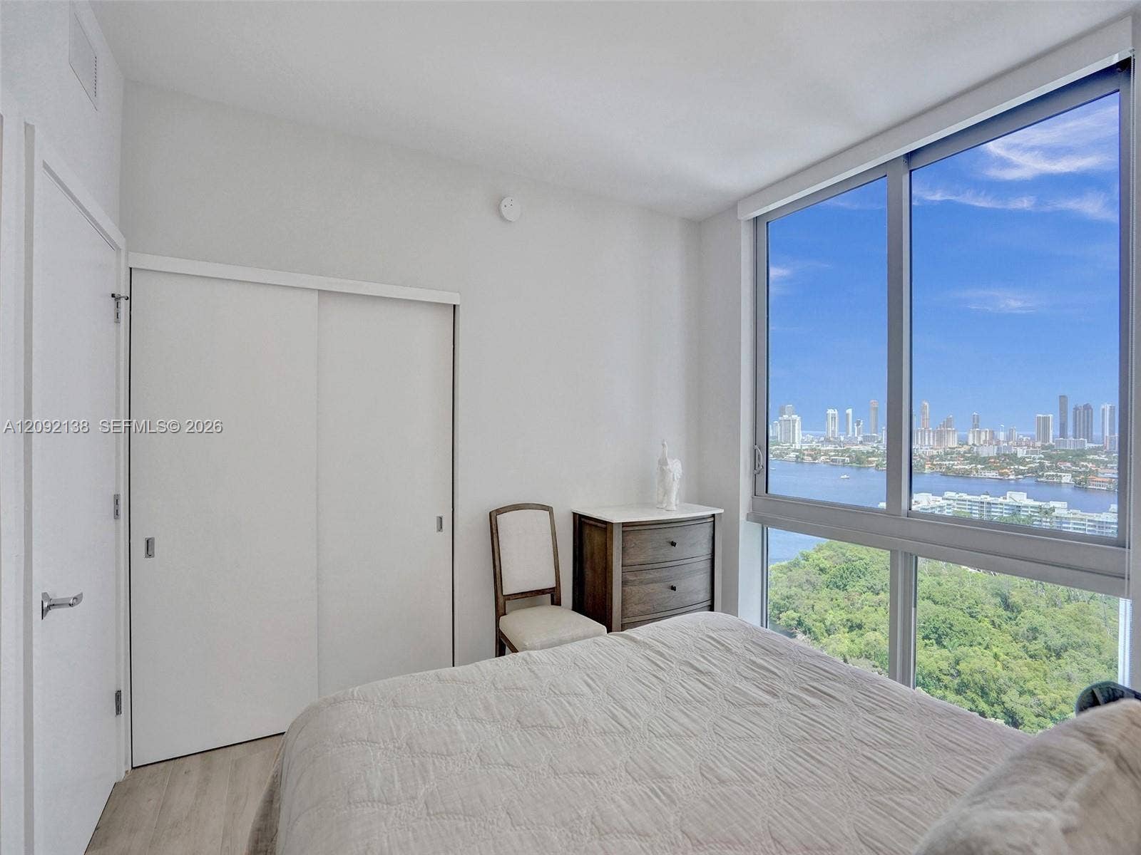 16385 Biscayne Boulevard, #2107, North Miami Beach, FL 33160 Photo 5