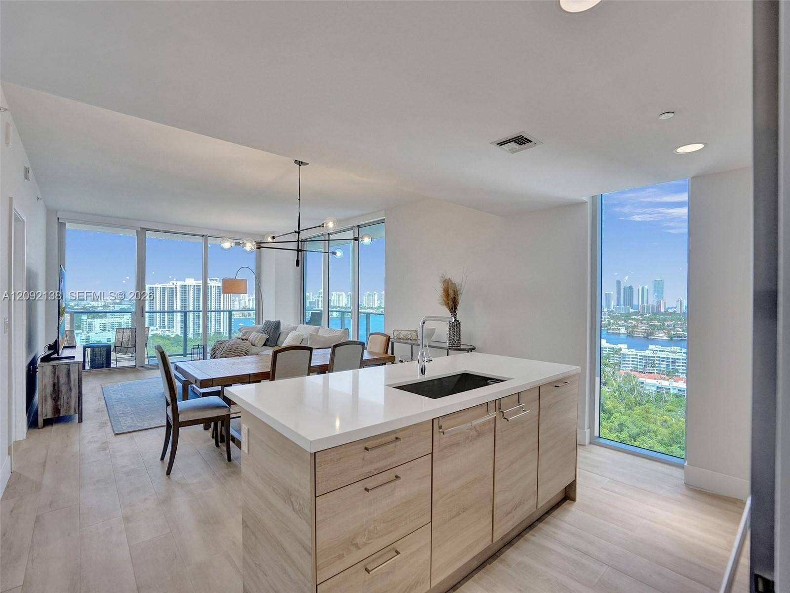 16385 Biscayne Boulevard, #2107, North Miami Beach, FL 33160 Photo 10