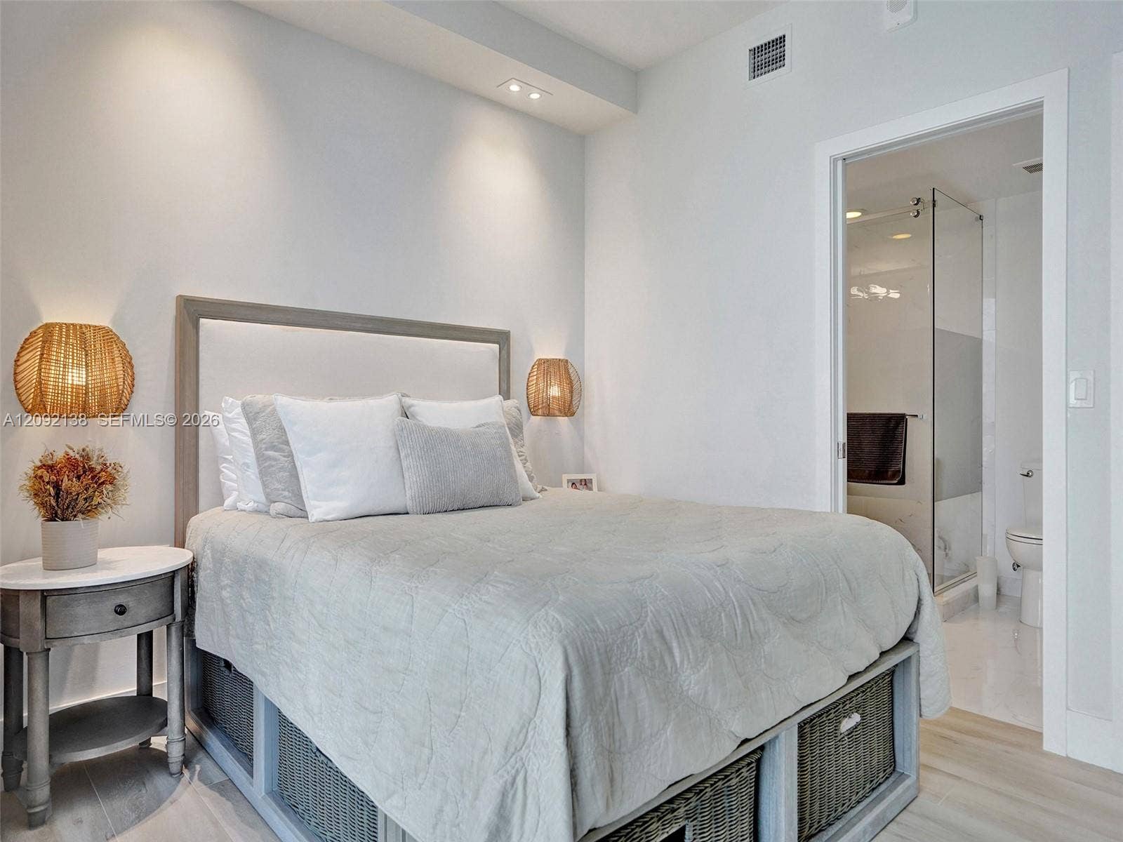 16385 Biscayne Boulevard, #2107, North Miami Beach, FL 33160 Photo 6