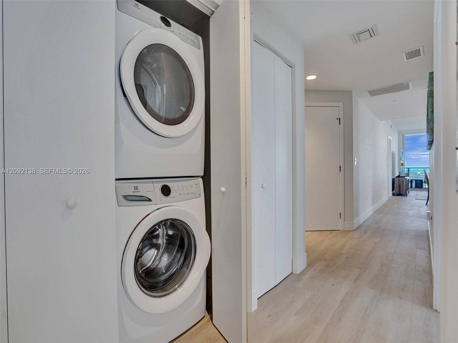 16385 Biscayne Boulevard, #2107, North Miami Beach, FL 33160 Photo 8