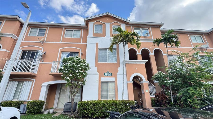 Property photo for 17650 NW 73rd Avenue, #104-18, Hialeah, FL