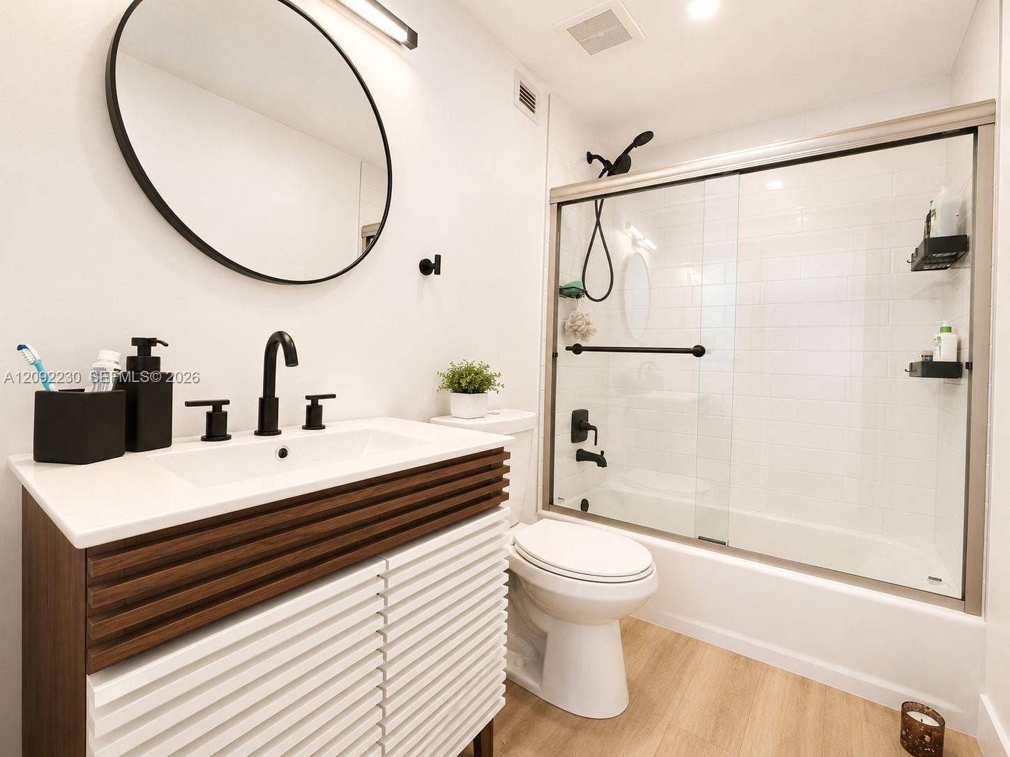 400 Kings Point Drive, #1224, Sunny Isles Beach, Sunny Isles Beach, FL 33160 Photo 8