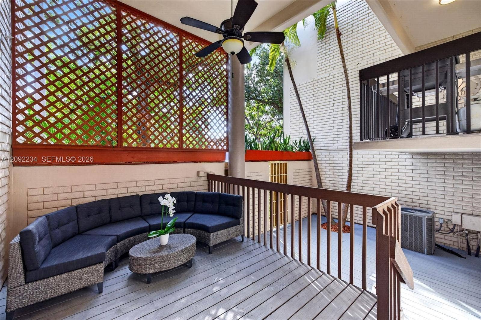 1401 NE 9th Street, #50, Fort Lauderdale, FL 33304 Outdoor Seating Area Perfect for any Get Together