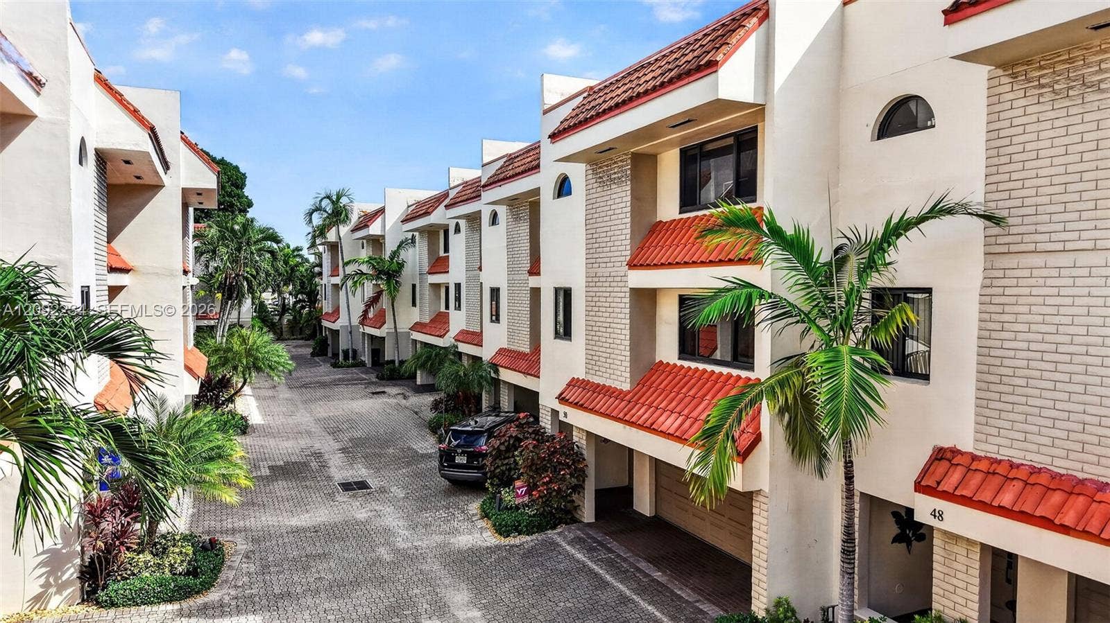 1401 NE 9th Street, #50, Fort Lauderdale, FL 33304 Meticulously Cared for by a Full Time Caretaker