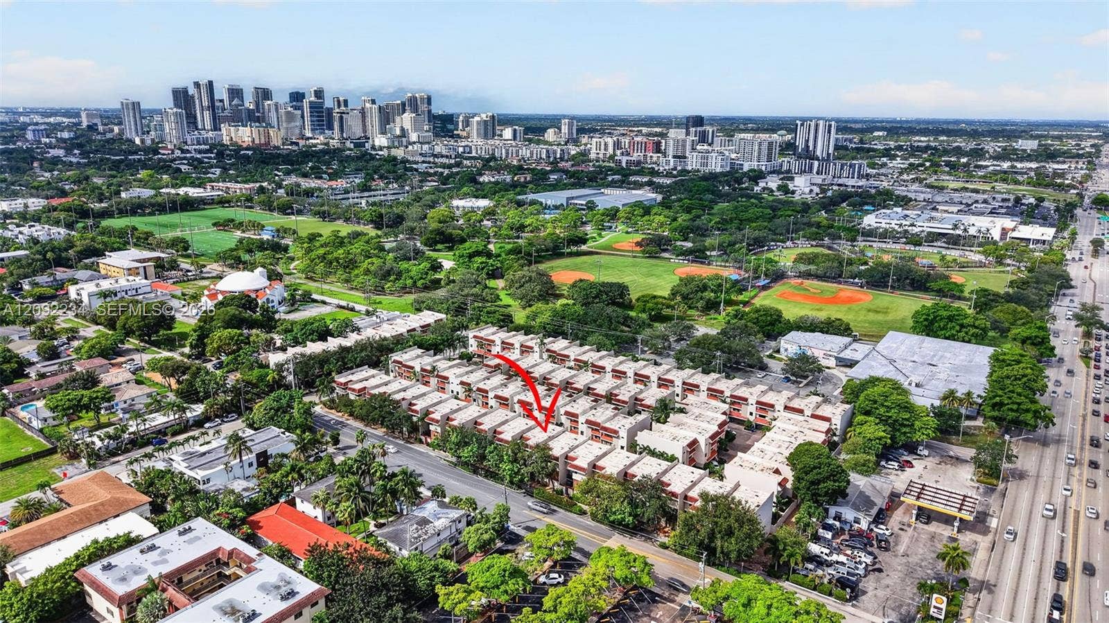 1401 NE 9th Street, #50, Fort Lauderdale, FL 33304 Situated Next to Holiday Park which has Soccer Fields, Baseball Diamonds, Basketball Courts and the New Florida Panther's Iceplex