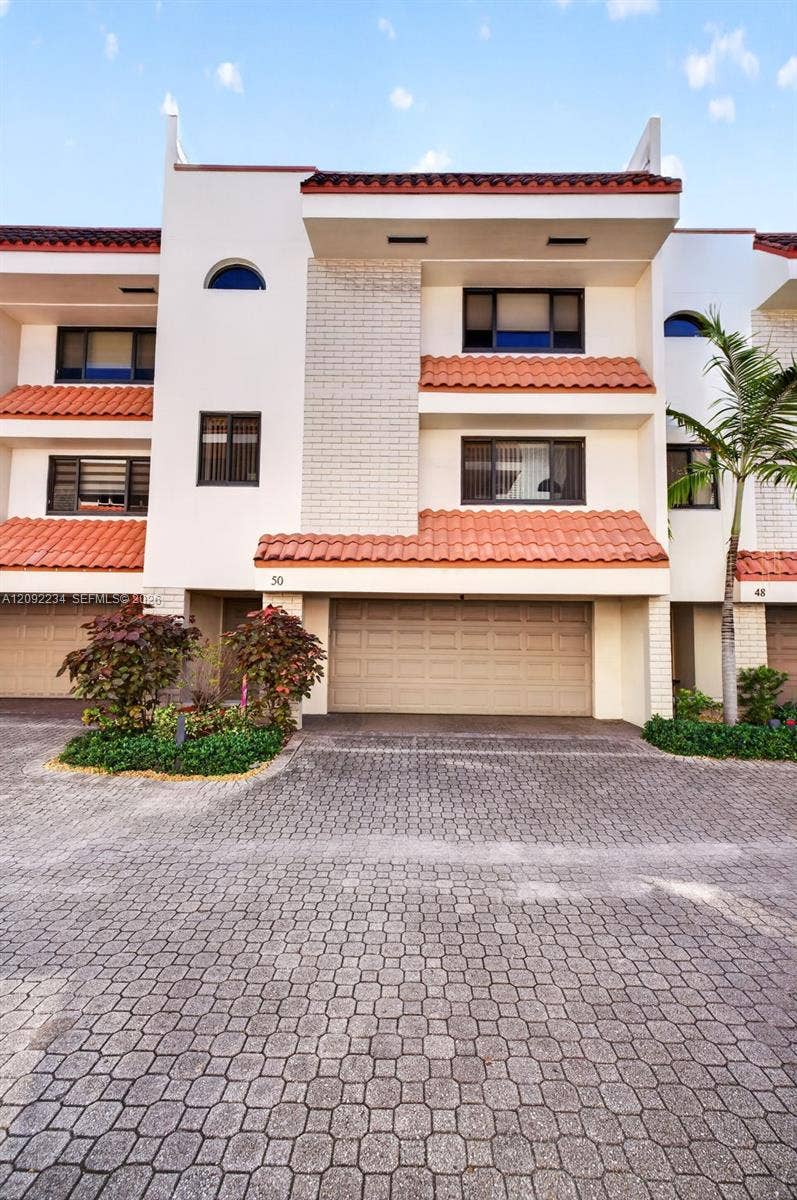 1401 NE 9th Street, #50, Fort Lauderdale, FL 33304 The Trilevel Layout Offers Plenty of Space