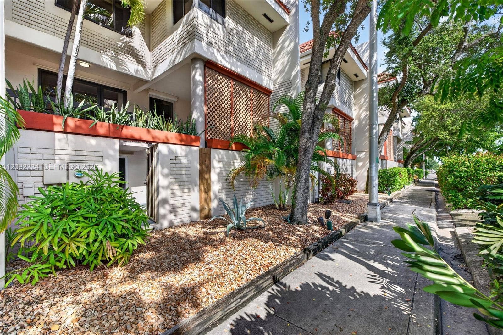 1401 NE 9th Street, #50, Fort Lauderdale, FL 33304 The Townhouse is Only a Half Block Away from the Publix on Sunrise Blvd