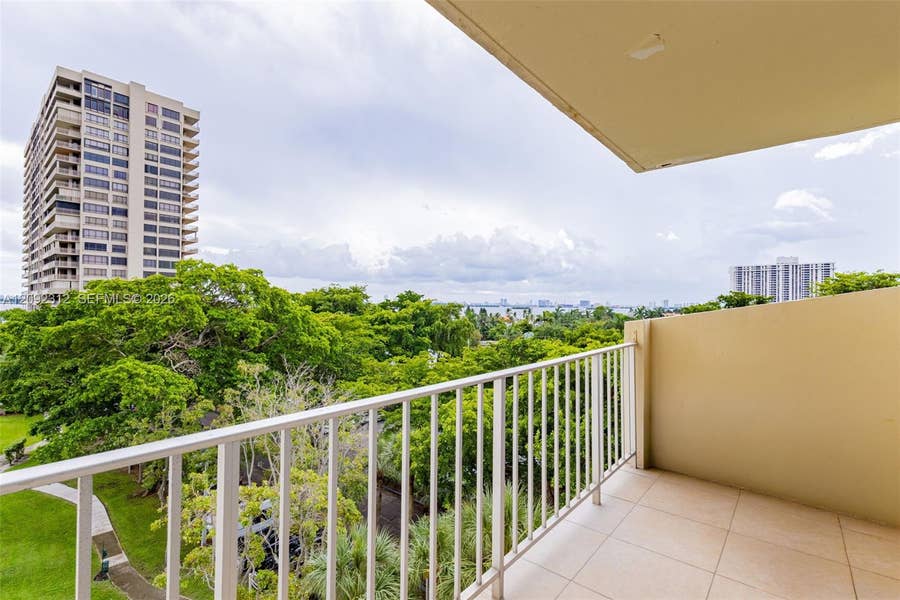 Property photo for 11111 Biscayne Boulevard, #6B, Miami, FL