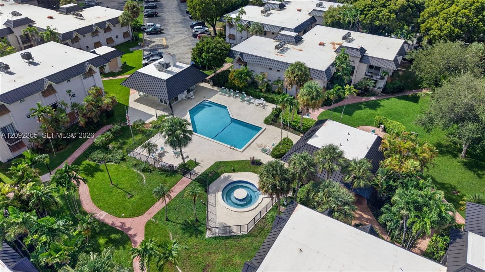 9356 SW 77th Avenue, #J7, Miami, FL 33156 Pool & hot tub