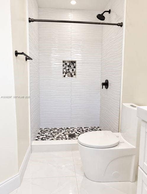 127 Danielle Court, Weston, FL 33326 Existing Master Bathroom Shower
