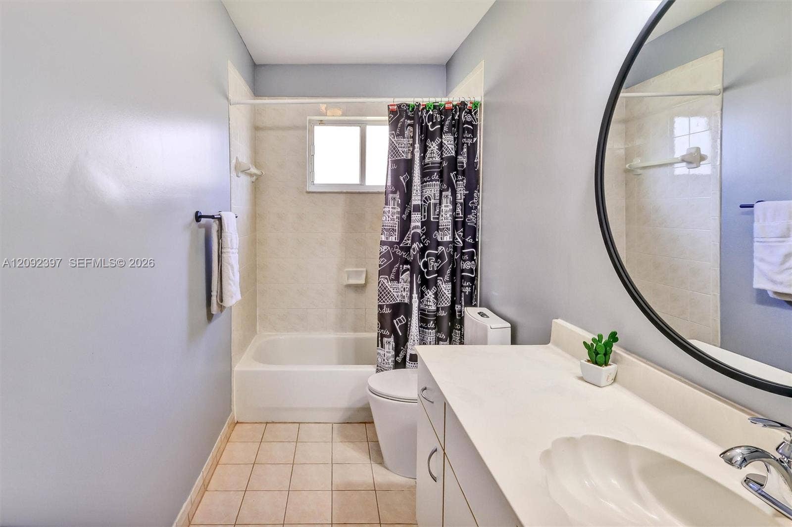 127 Danielle Court, Weston, FL 33326 Guest Bathroom