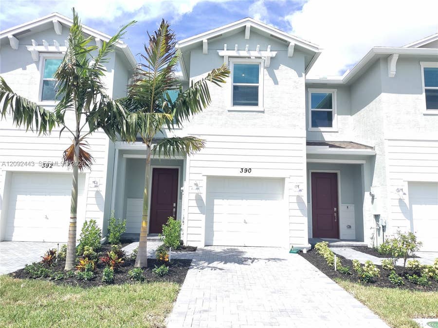 Property photo for 390 SE Crossoak Lane, Port St Lucie, FL