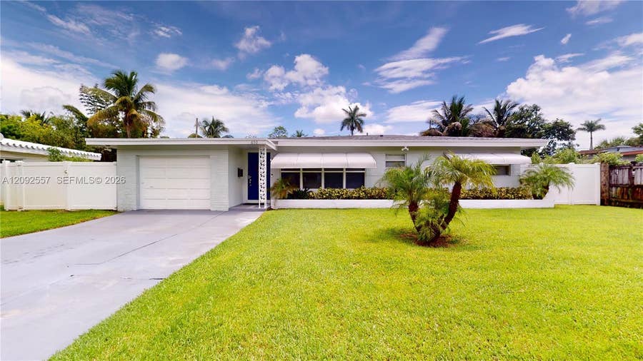 Property photo for 650 E Evanston Circle, Fort Lauderdale, FL