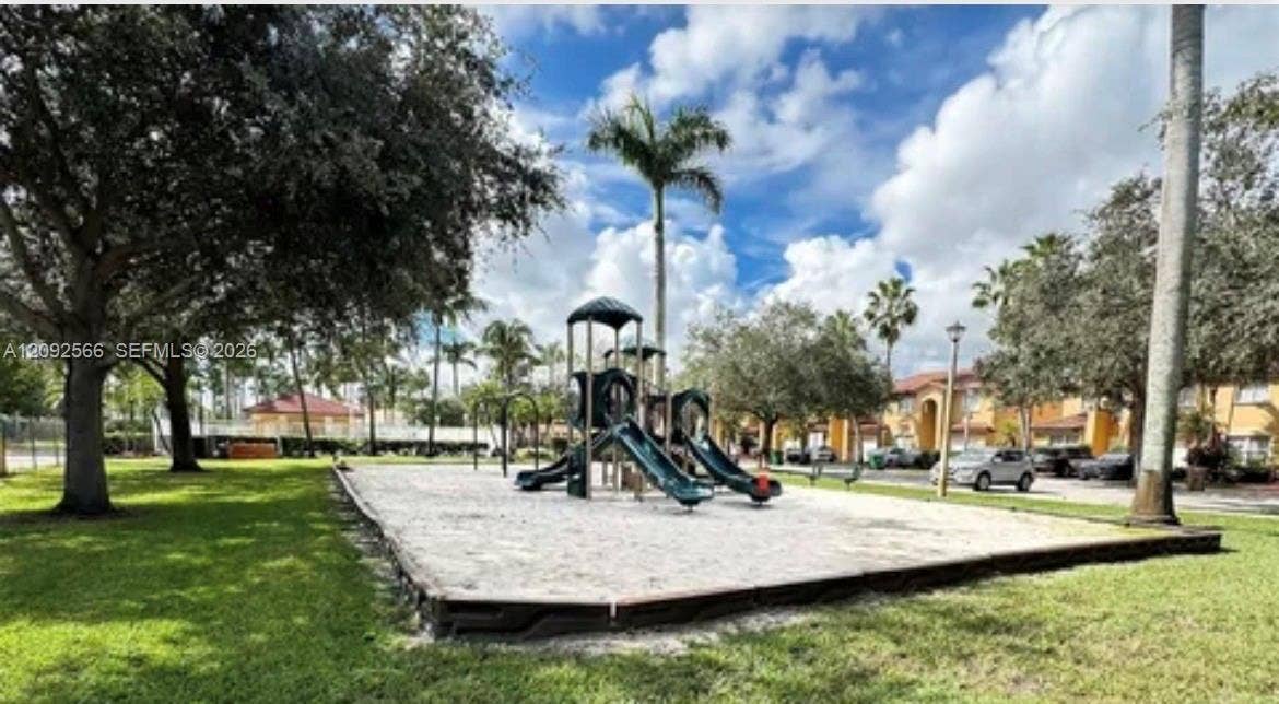 14015 N Forest Oak Circle, Davie, FL 33325 Photo 4