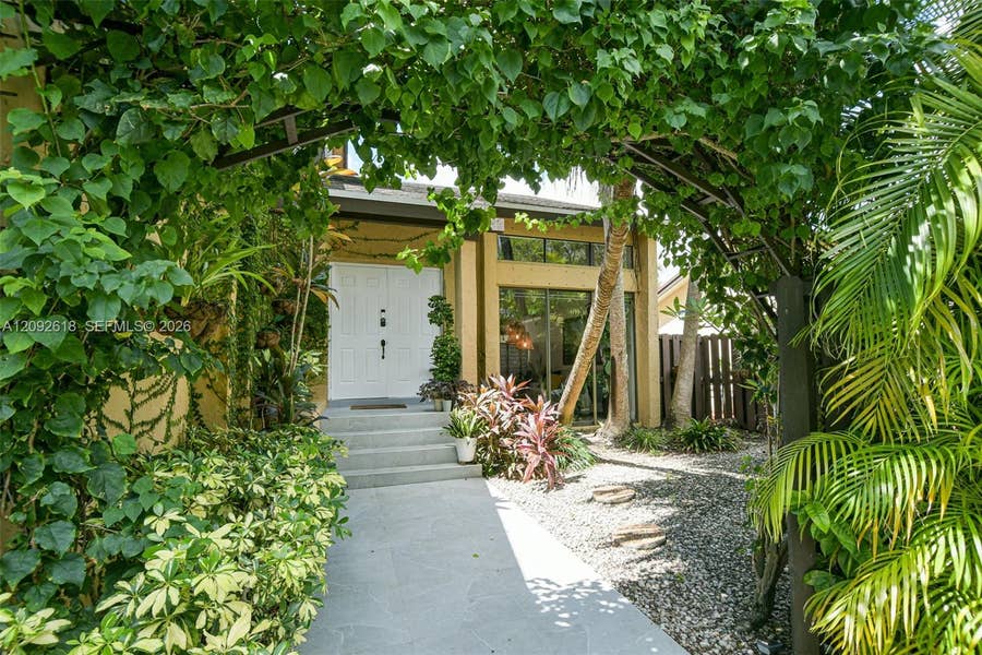 Property photo for 11624 SW 135th Place, Miami, FL