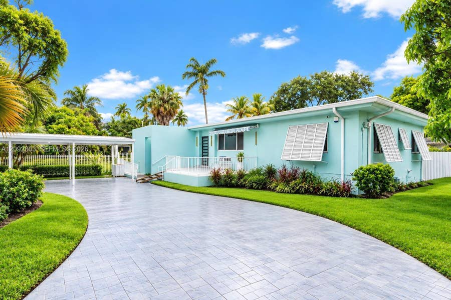 Property photo for 405 NE 150th Street, Miami, FL