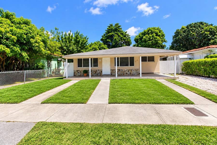 Property photo for 215 NW 67th Avenue, Miami, FL