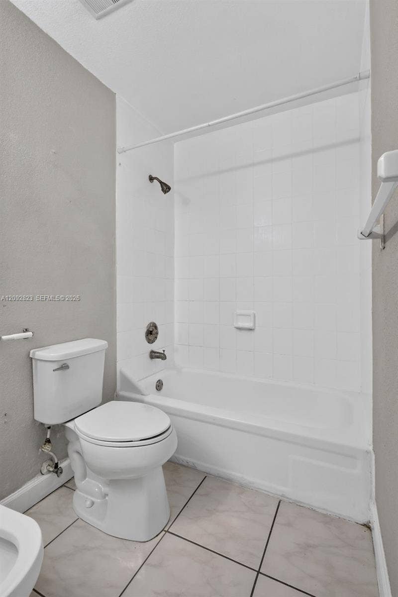 275 W 68th Street, #106, Hialeah, FL 33014 Photo 9