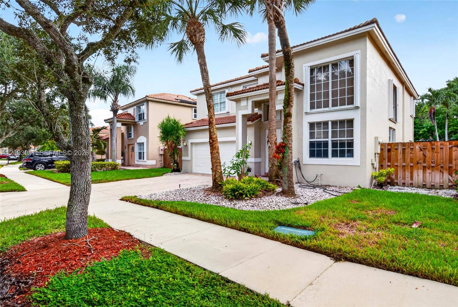 16424 Sapphire Place, Weston, FL 33331 Photo 2