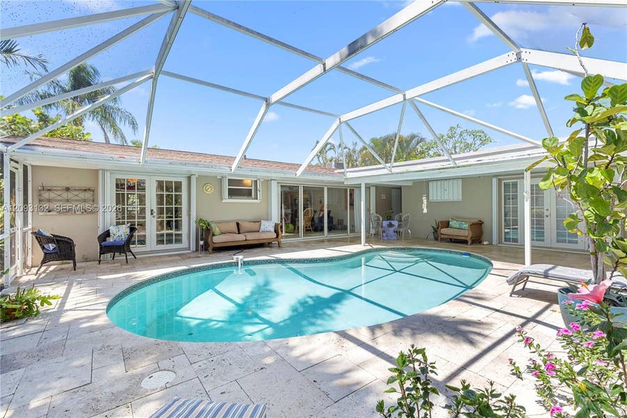 Property photo for 809 SE 14th Drive, Deerfield Beach, FL