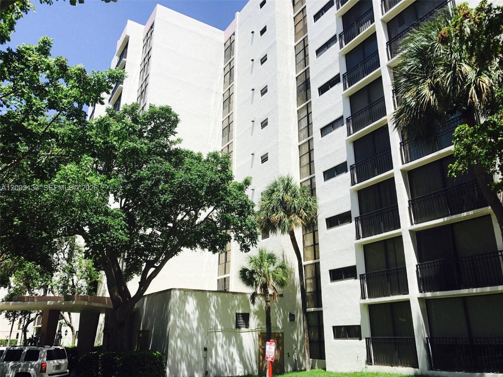 17121 N Bay Road, #720, Sunny Isles Beach, Sunny Isles Beach, FL 33160 Photo 4