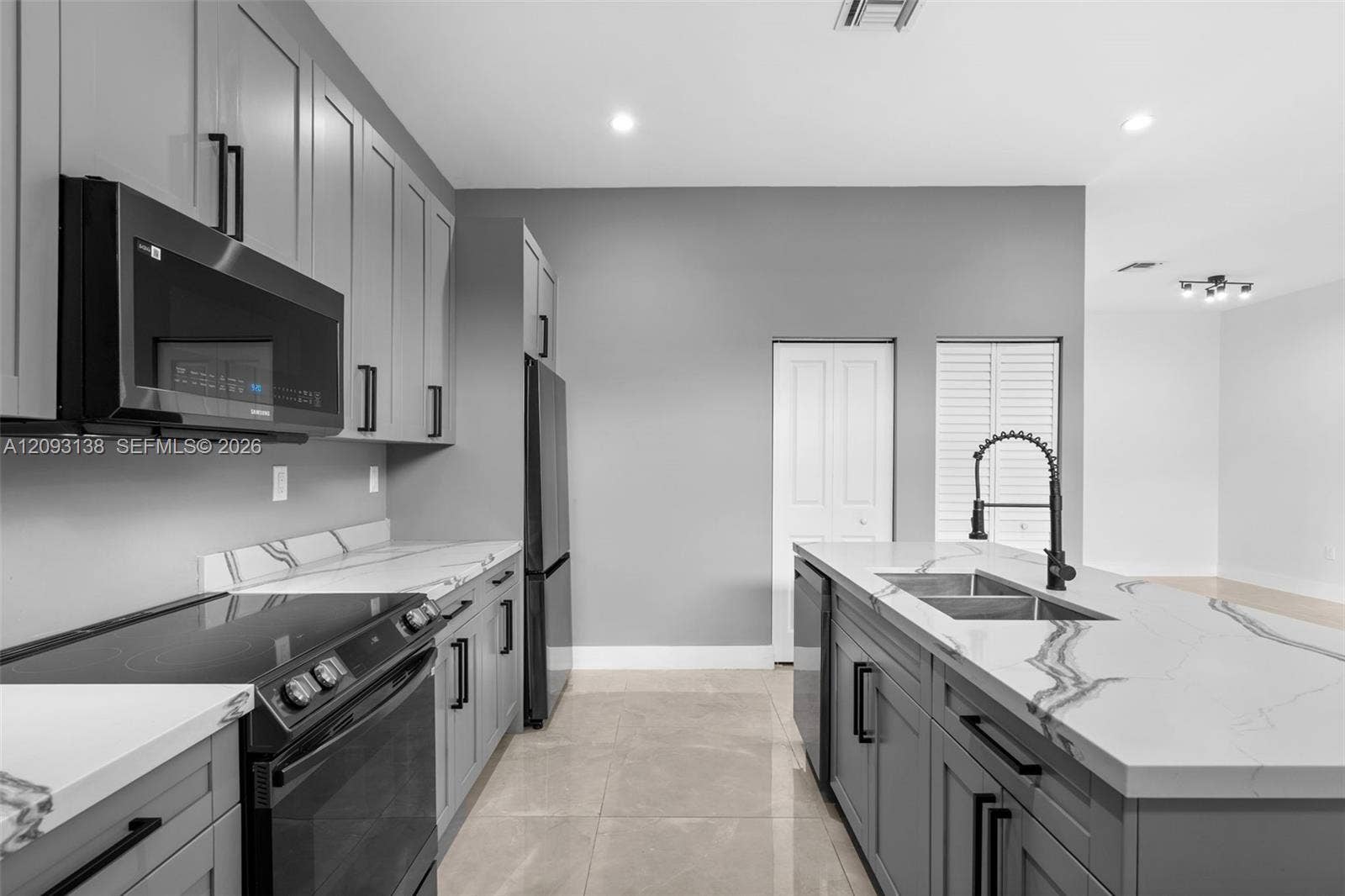 808 NW 5th Terrace, Hallandale Beach, FL 33009 Photo 9
