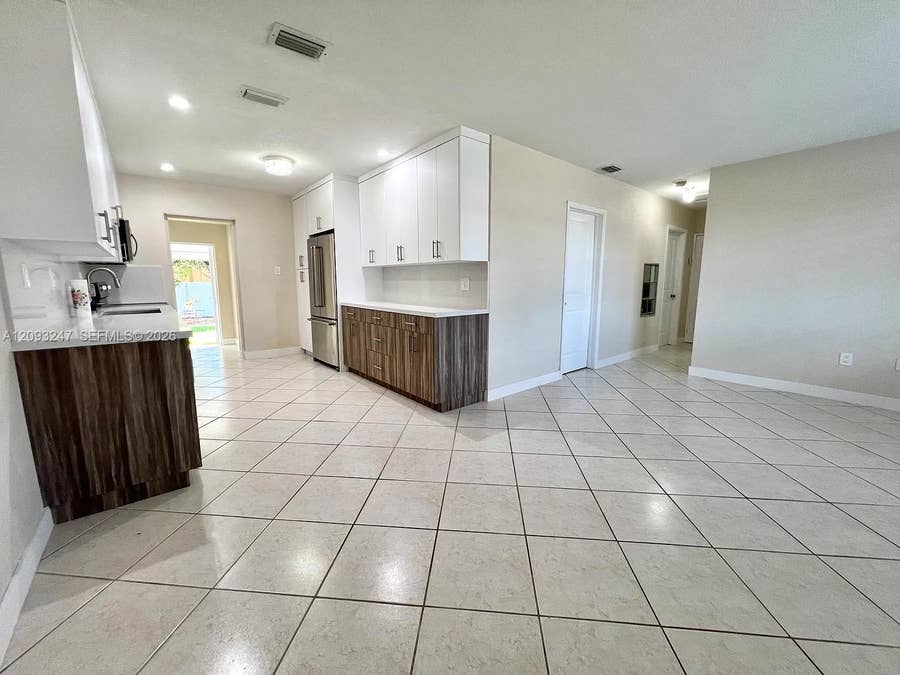 Property photo for 1175 W 33rd Place, Hialeah, FL