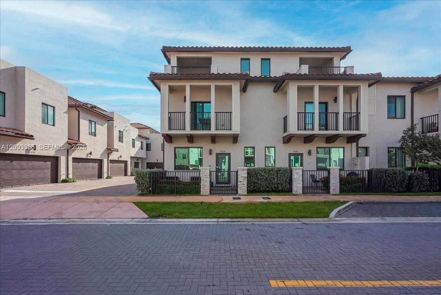 Property photo for Doral, FL