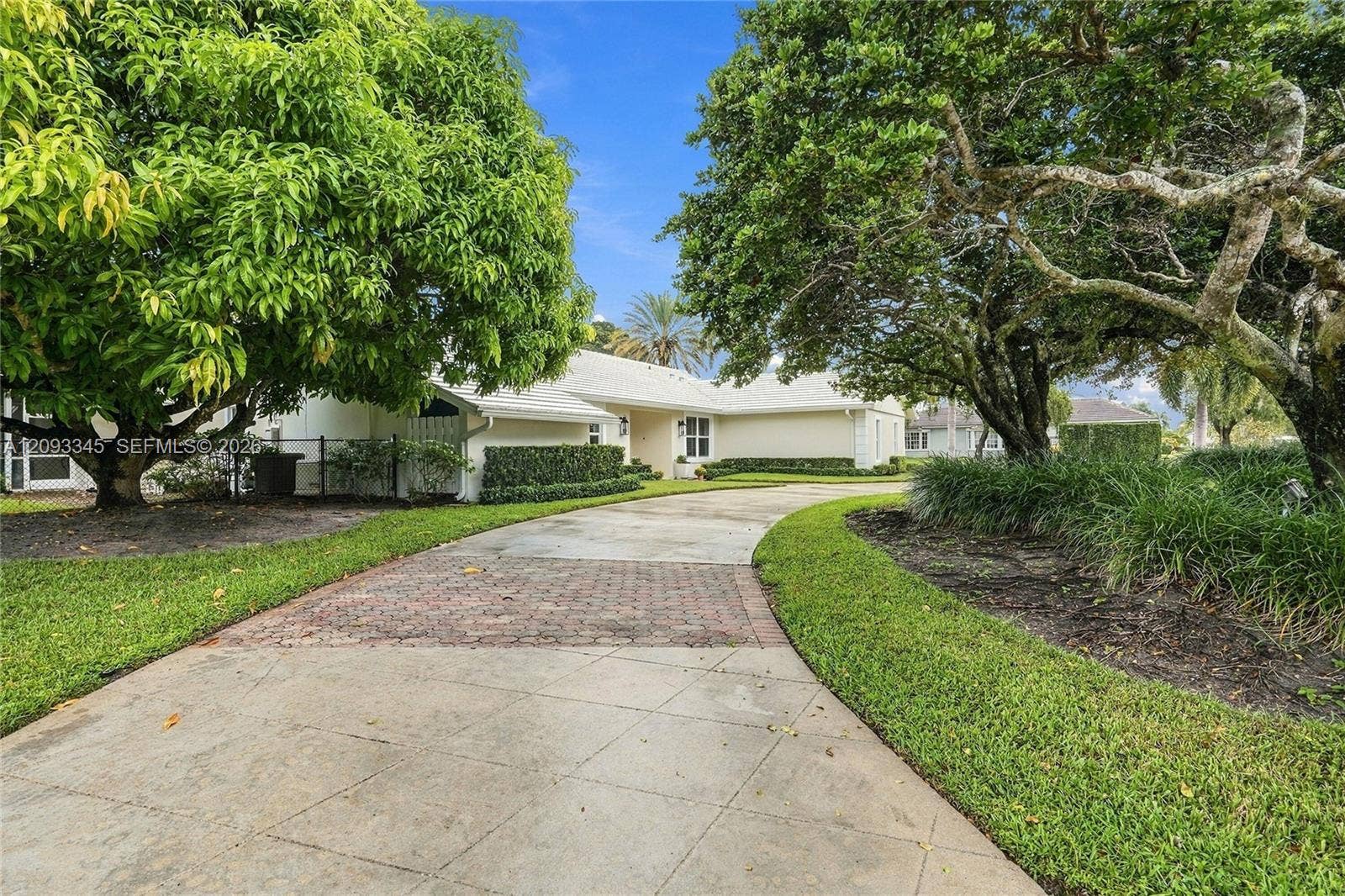 444 Glenbrook Drive, Atlantis, FL 33462 Photo 2
