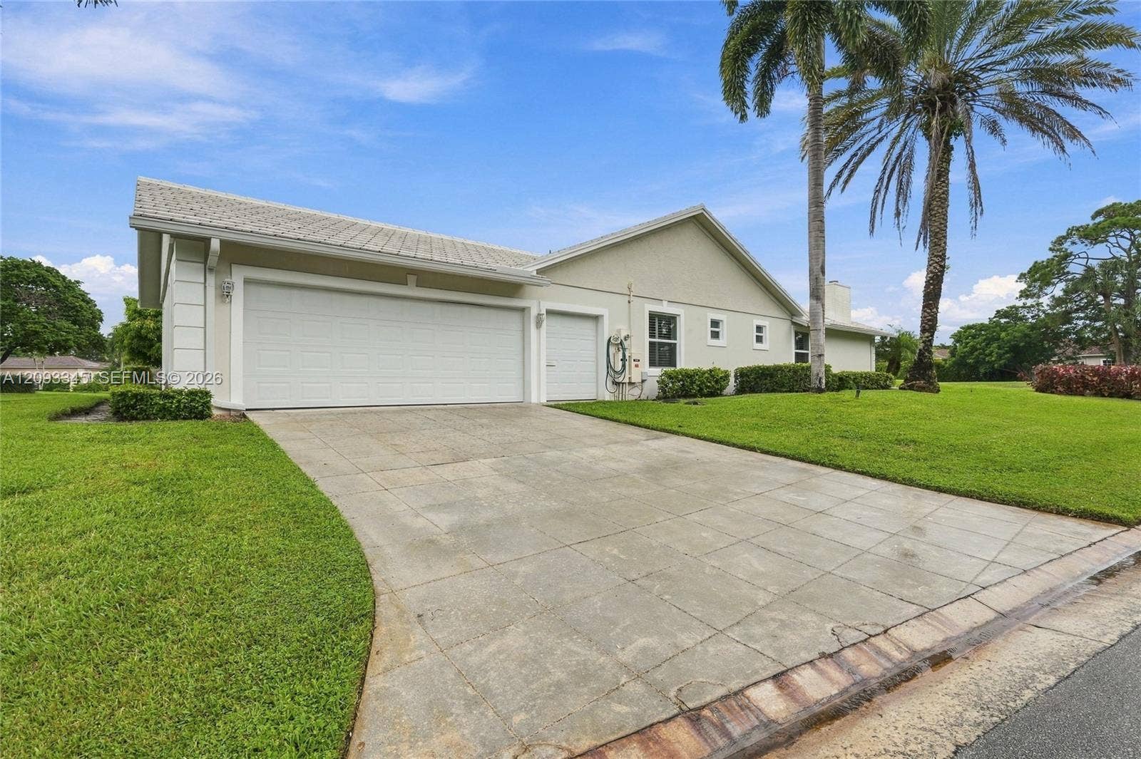 444 Glenbrook Drive, Atlantis, FL 33462 Photo 3